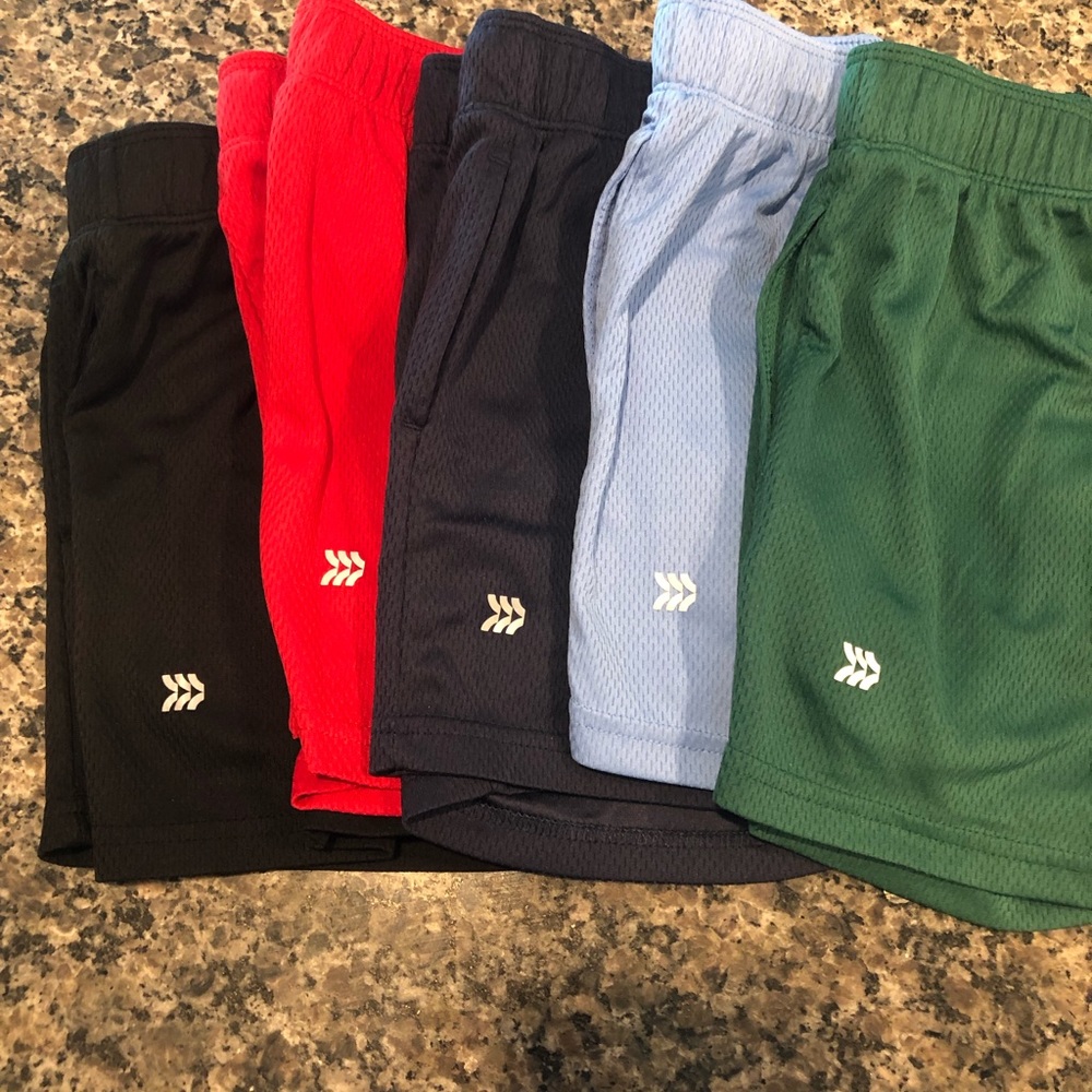 Boys shorts size XS (4/5). Lot includes 5 pairs, all in excellent shape